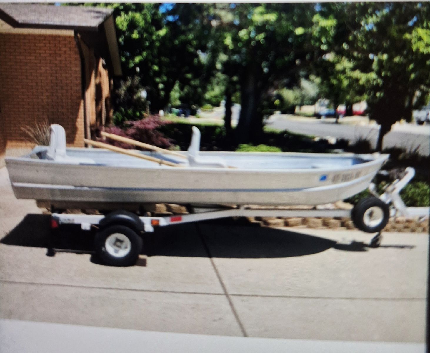 14' Aluminum Shallow-Draft Fishing Boat - Complete Package -$900 (Cash Only)
