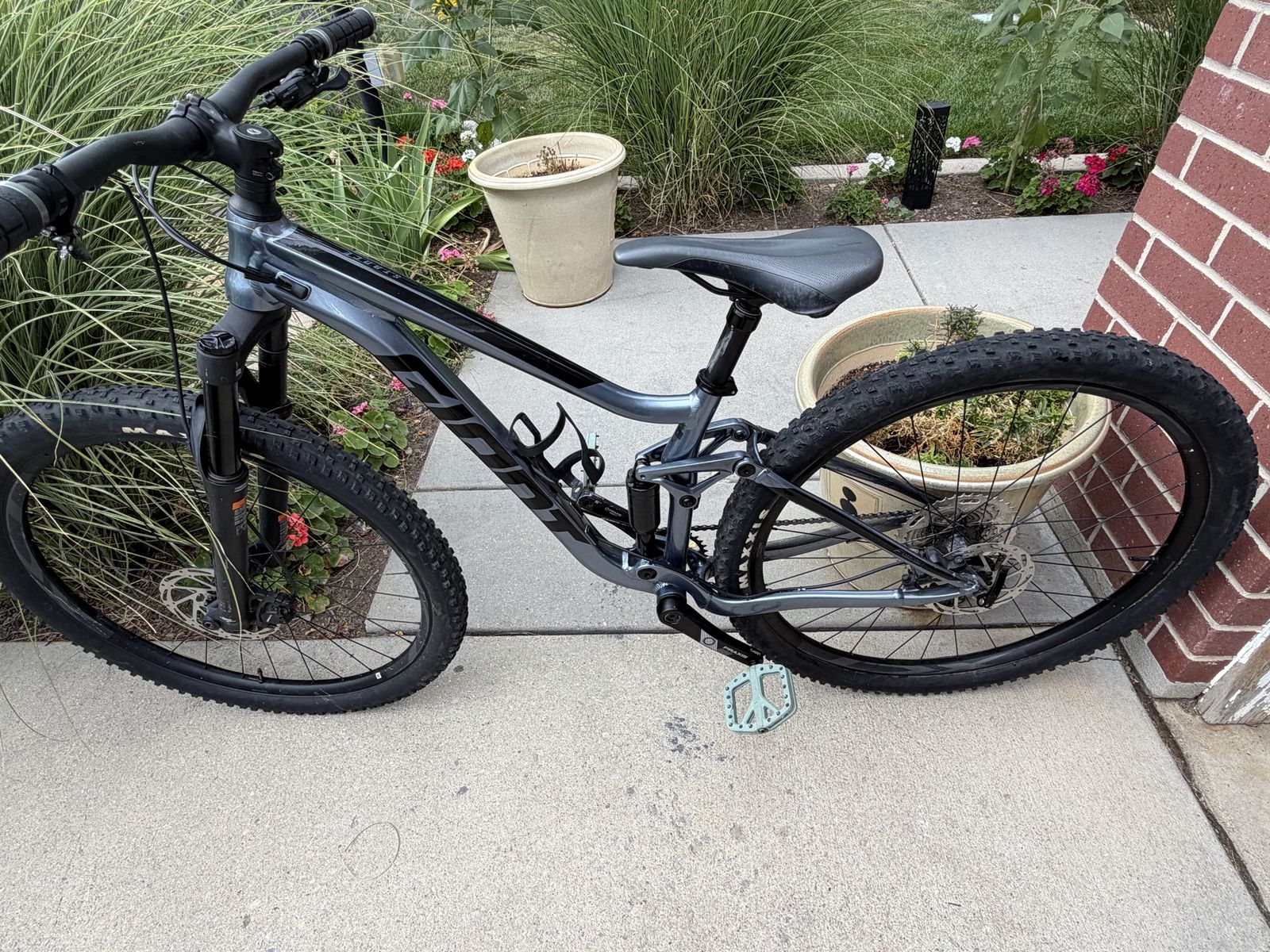 2022 Giant Stance 29 (Size Small) - Full Suspension Mountain Bike w/Accessories