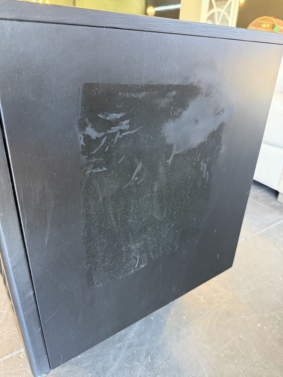 Main image 3