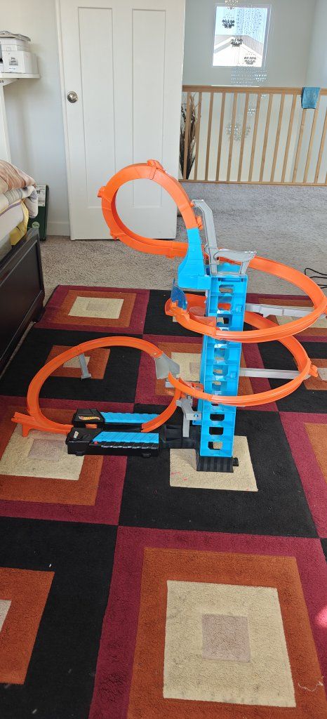 Hot Wheels Track Builder Unlimited Infinity Loop Kit - Large Scale Track Set