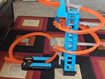 Hot Wheels Track Builder Unlimited Infinity Loop Kit - Large Scale Track Set
