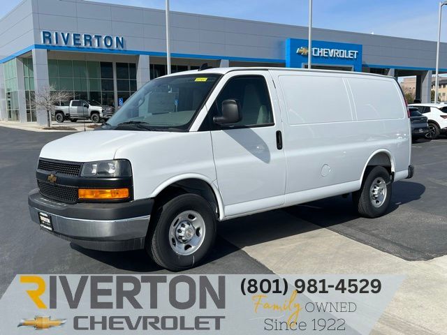 2025 Chevrolet Express 2500 