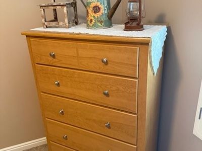 Honey Oak Wood 5-Drawer Bedroom Dresser - Excellent Condition