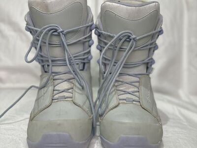 Heelside Women’s 10 Snowboard Boots