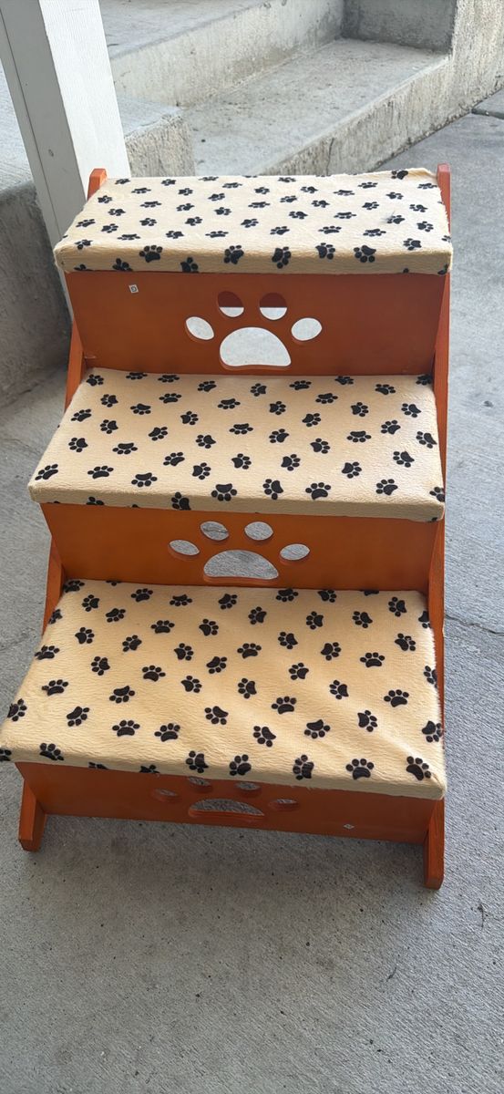 Wooden Pet Steps Stairs 3-Tier Cream with Black Paw Print Carpet