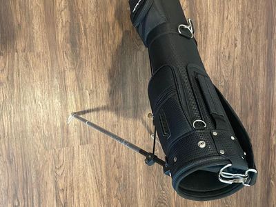 Lightweight Sunday Golf Bag with Stand – Compact Carry Golf Bag