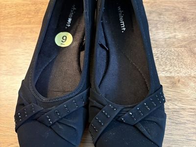 LADIES BLACK SUEDE FLAT SHOES SIZE 9 BRAND NEW 'WHITE MT."