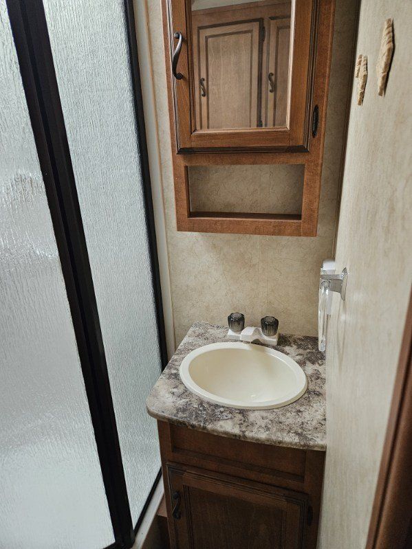 Main image 8