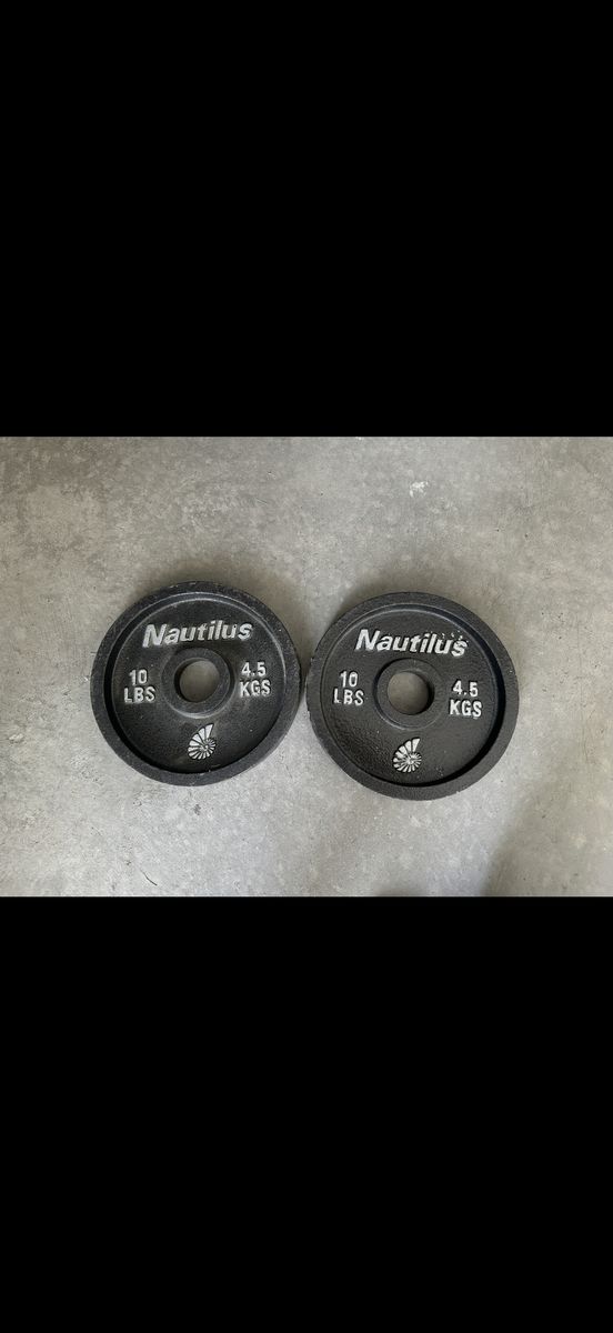 2 Nautilus 10lb Plates