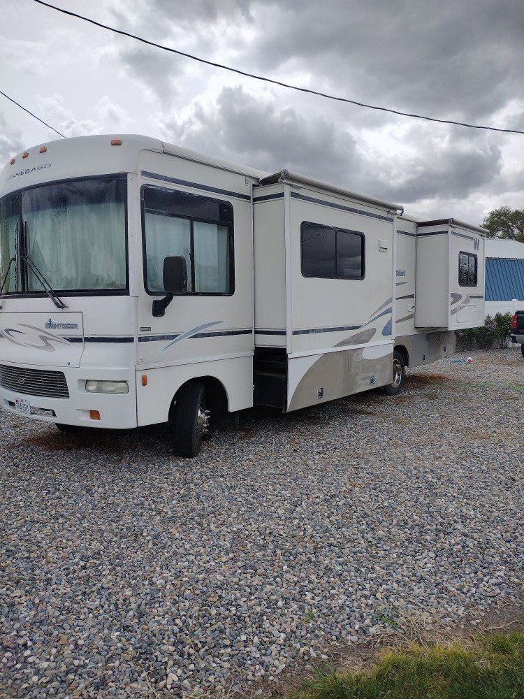 2005 Winnebago Sightseer