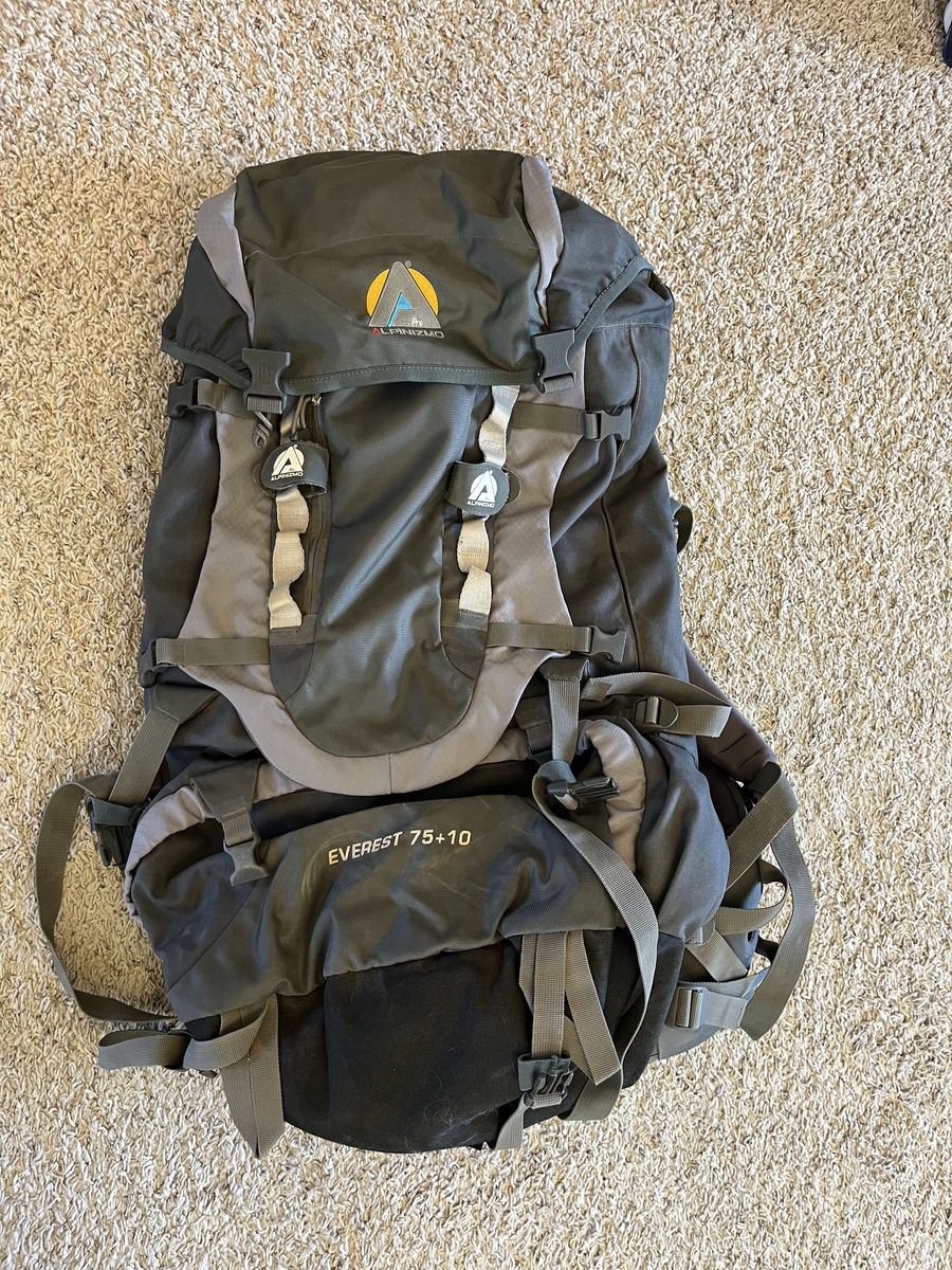 Alpinizmo Men’s Everest 75 +10 backpacking pack