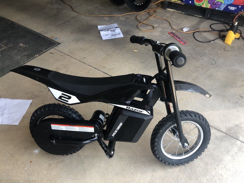 Kids Electric Dirt Bike Mini Motorcycle - Black Razor MX125