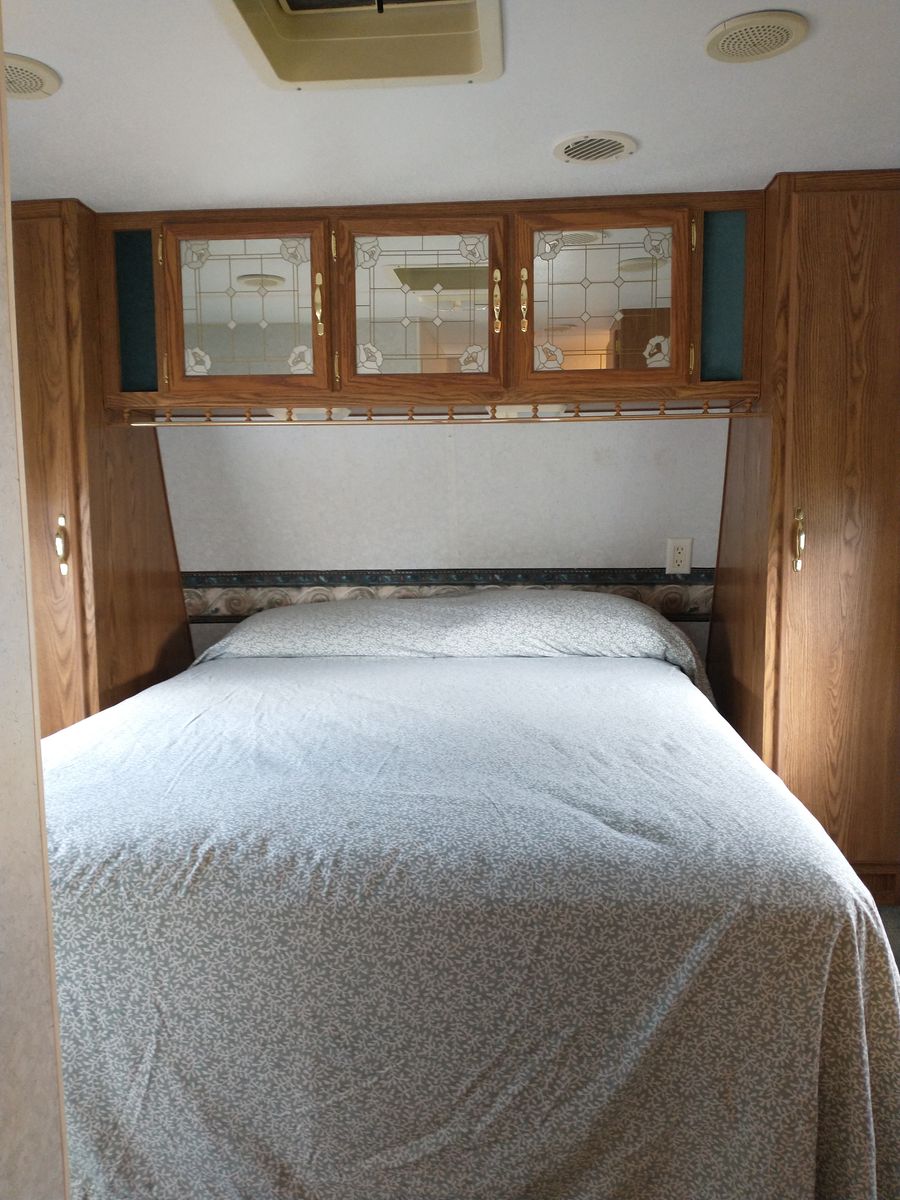 Main image 6
