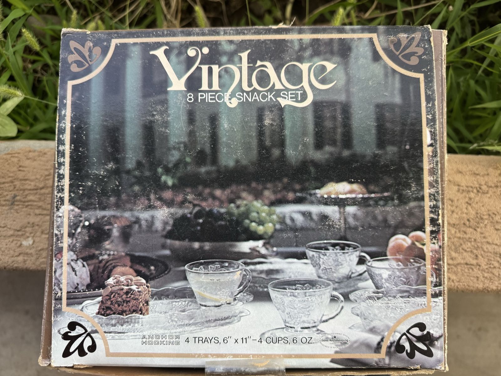 Vintage Anchor Hocking 8 Piece Glass Snack Set in Original Box