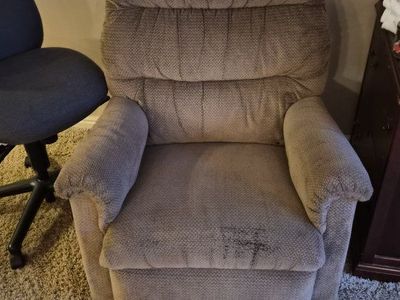 Used Brown Fabric Recliner - Comfortable Seating Solution