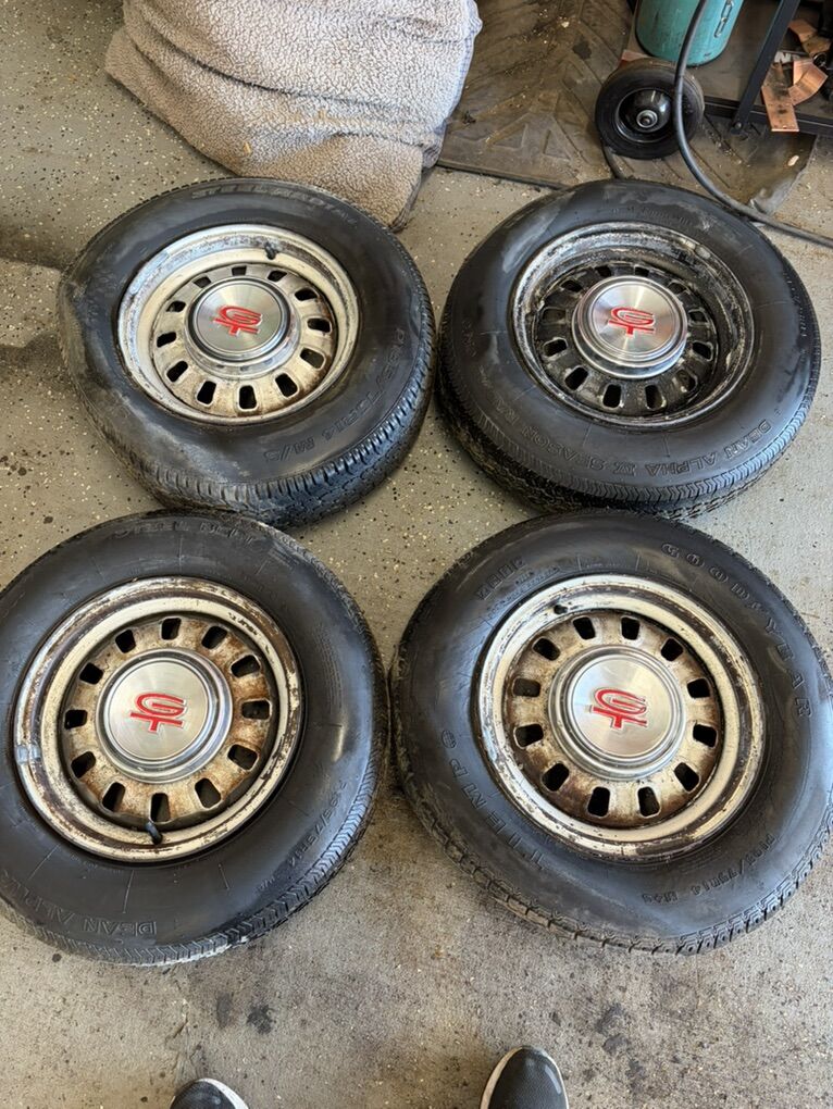 1968 Ford Mustang deluxe styled wheel set