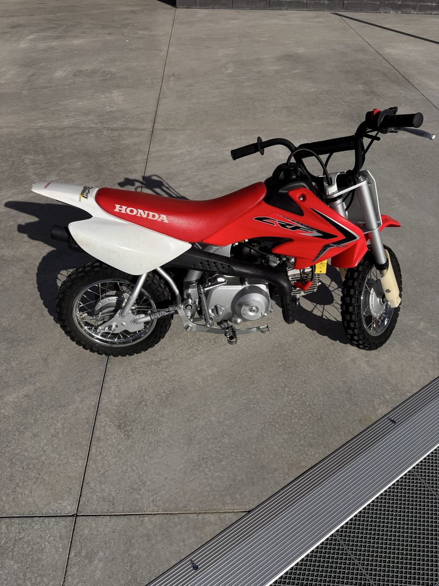 2016 Honda CRF 50 Dirt Bike - Red/White, 4-Stroke, Includes Training Wheels
