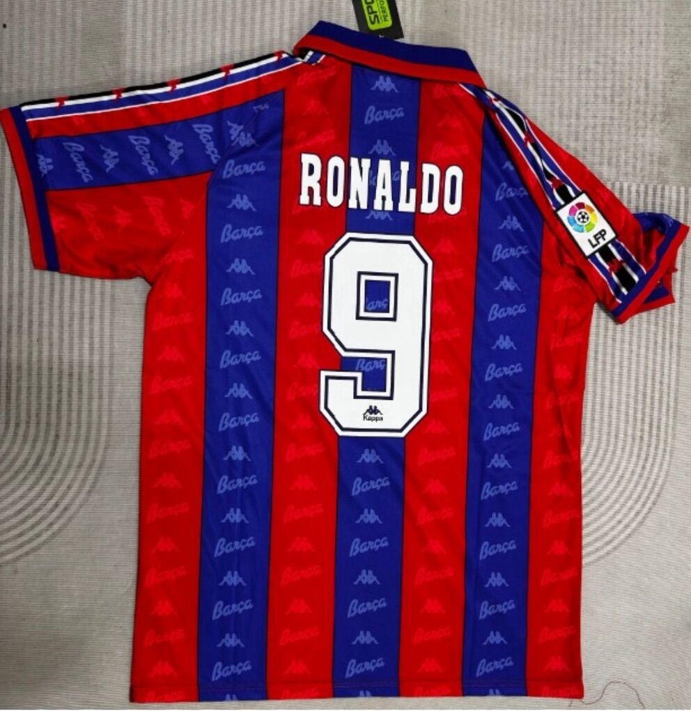 Ronaldo #9 | XL | FC Barcelona 1996-97 Home Jersey