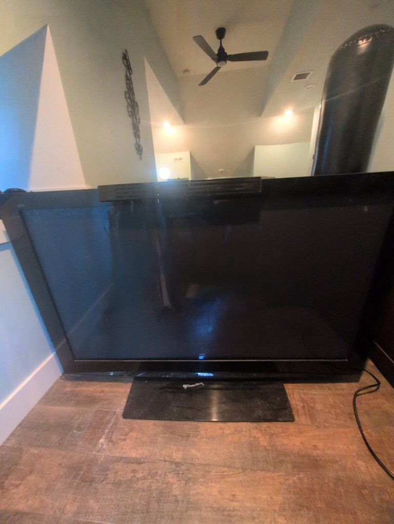 Panasonic VIERA 60" Plasma TV  Good Condition