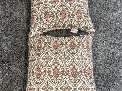 Set of 2 outdoor pillows