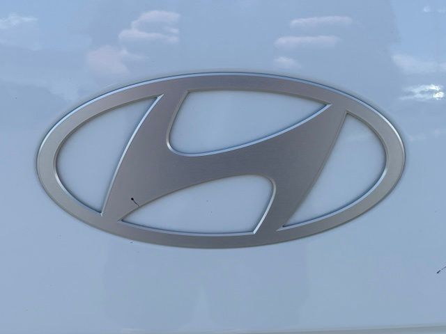 Main image 6