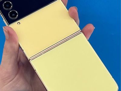 Samsung Galaxy Z Flip4 256GB - Unlocked