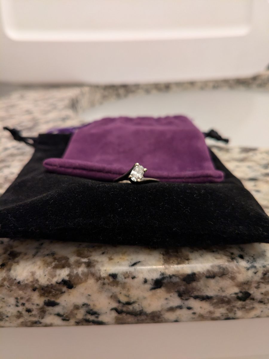 Vintage-Style Size 5 White Gold Engagement Ring, Oval Diamond, Cathedral Setting