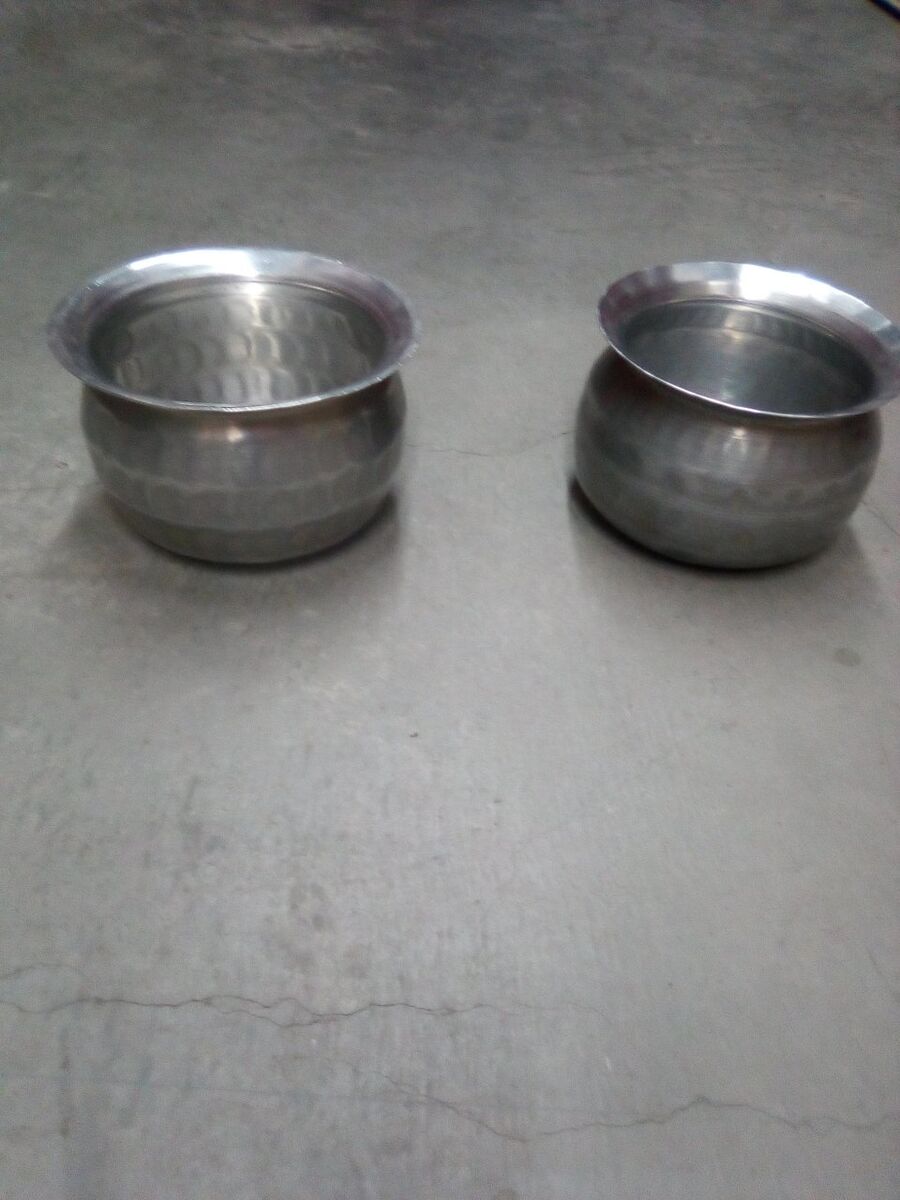 Stainless Steel Bowls – Set of 2 (Kitchen / Utilit