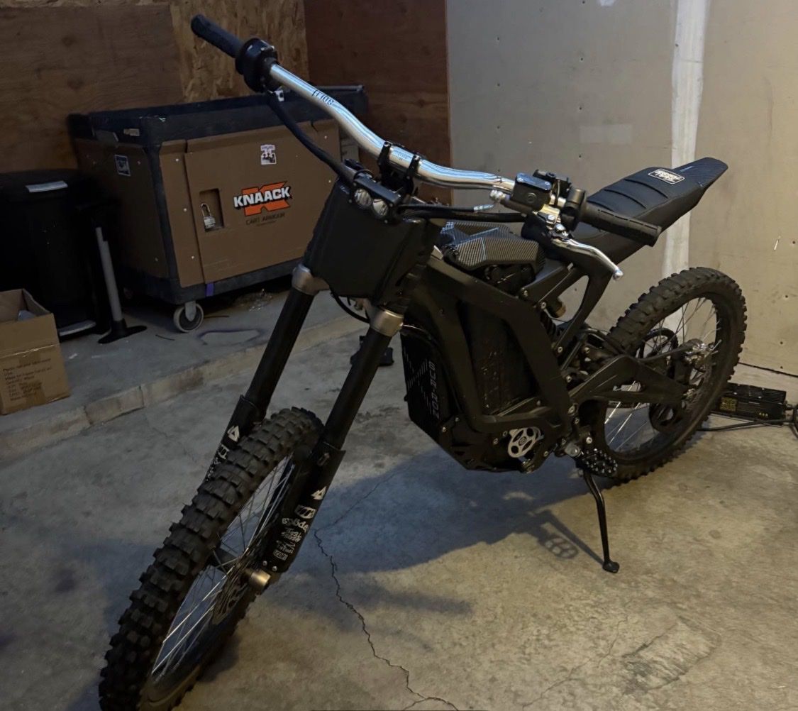 Sur Ron Light Bee X Electric Dirt Bike - Upgraded Warp 9 Bar Clamp - Off-Road E-Bike has 1375 miles