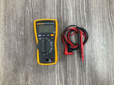 FLUKE 116 TRUE RMS MULTIMETER