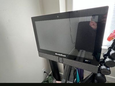 LIKE NEW NordicTrack RW900 Smart Rower - Us