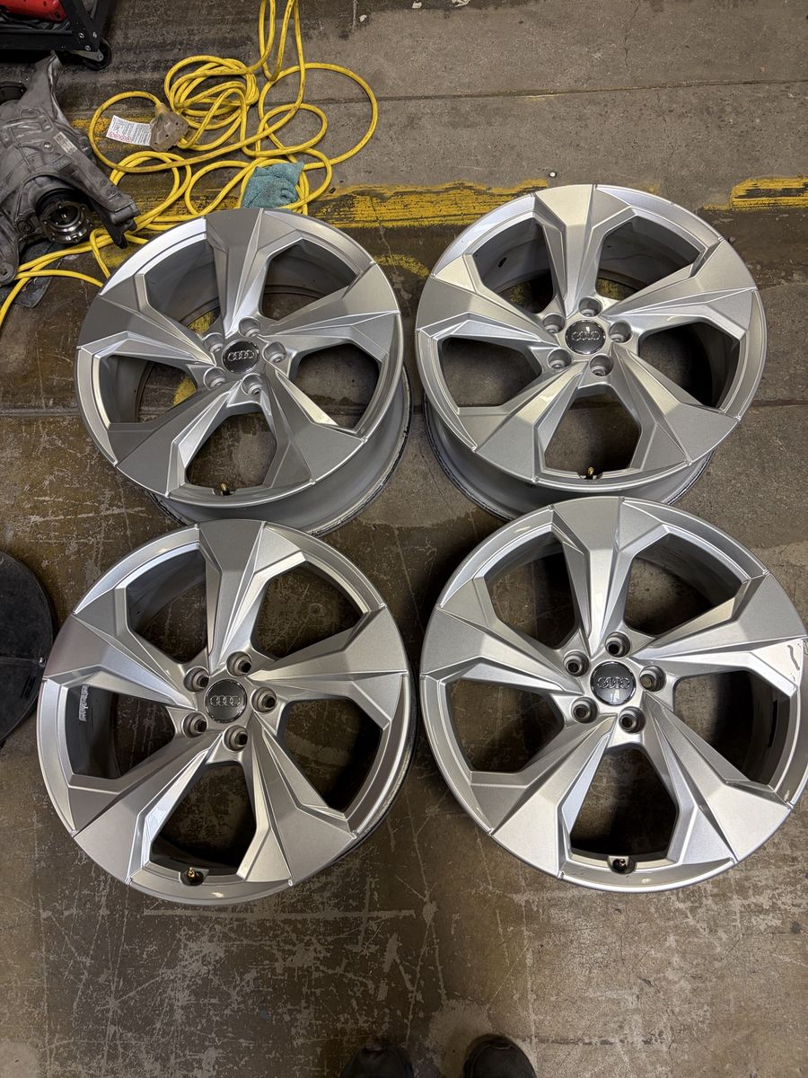 OEM AUDI Q5 Wheels 20”