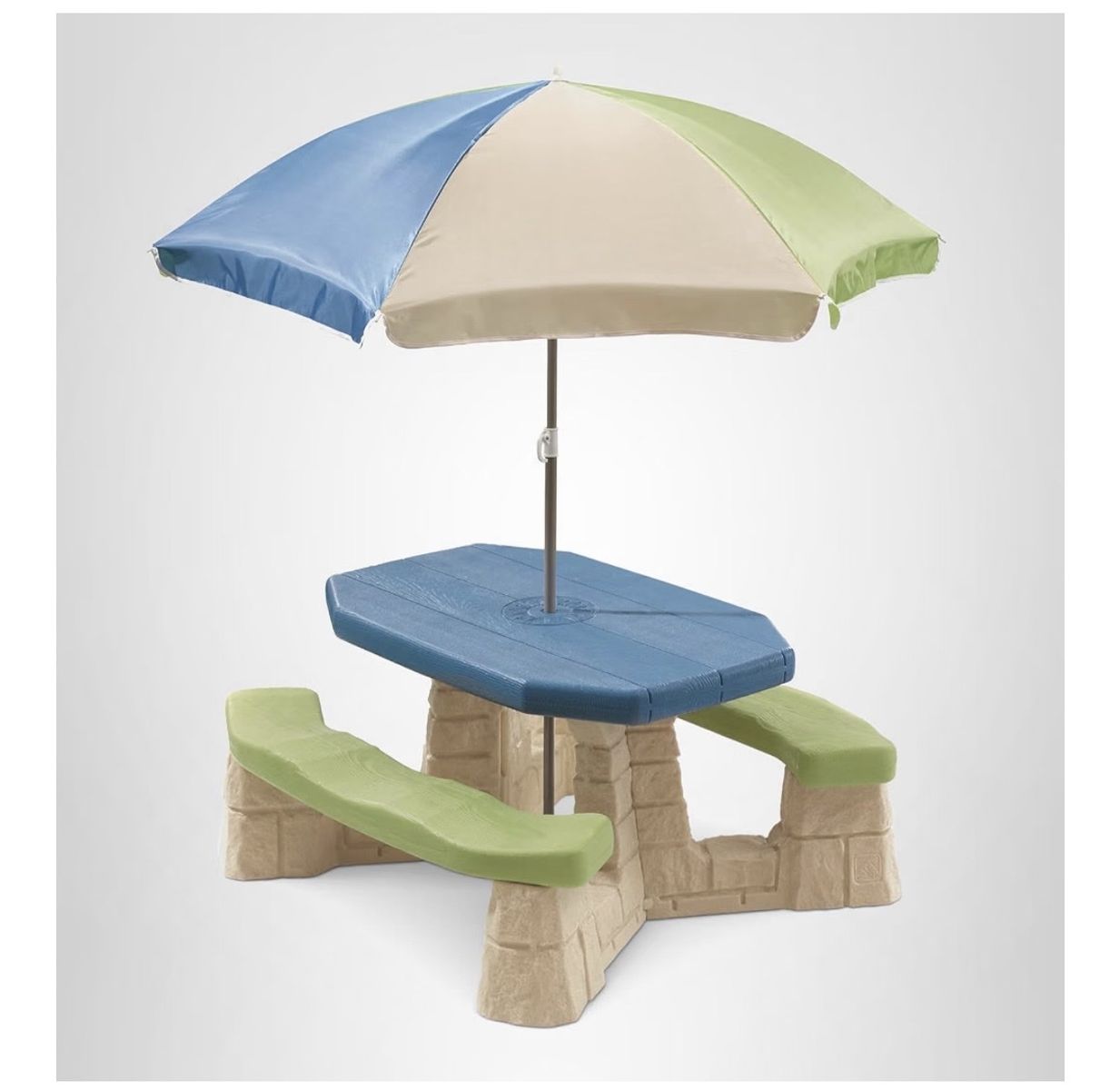 NEW Step 2 Picnic table with umbrella