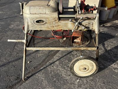 RIDGID 535 pipe Threader with Wheeled Stand