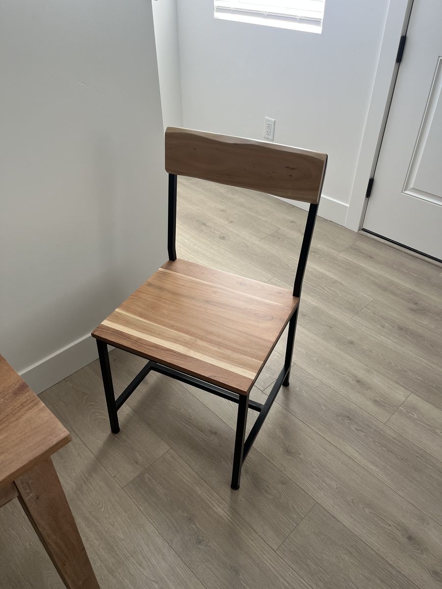 Kitchen Table & Chairs