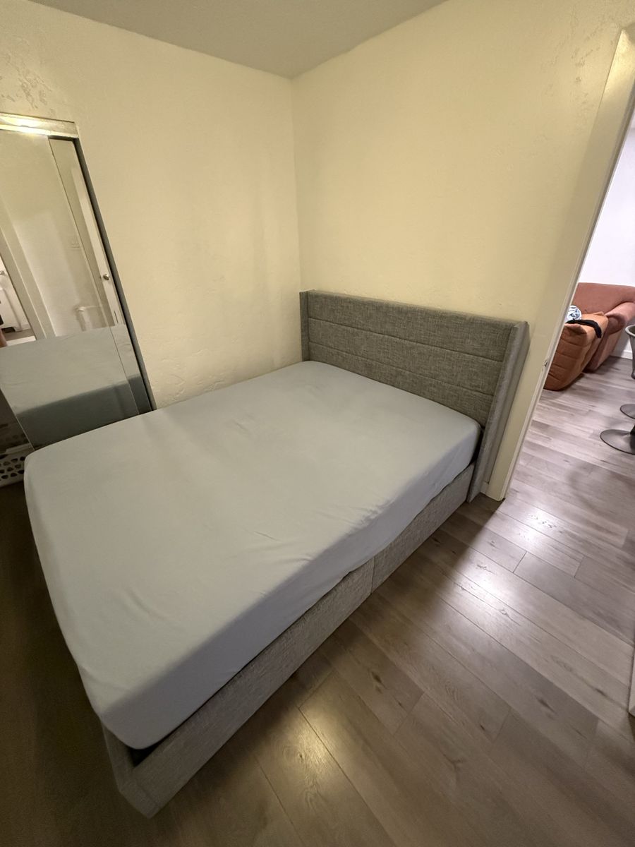 Queen storage bed set