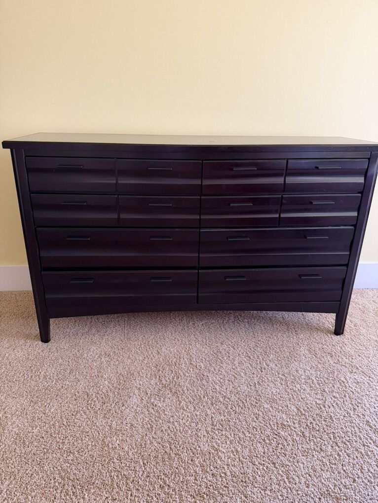 Black Queen Bedroom Set