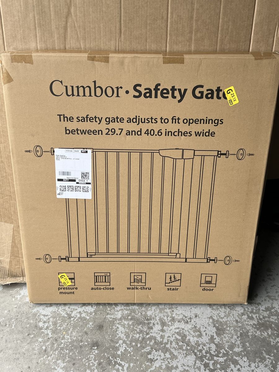 Safety gate – new in box