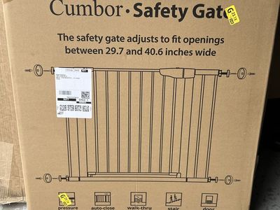 Safety gate – new in box