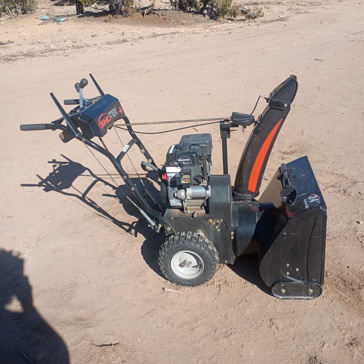 sno-tek by ariens snowblower 24" blade 208cc