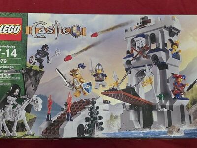 NEW Lego Set 7079 Castle Drawbridge Defense