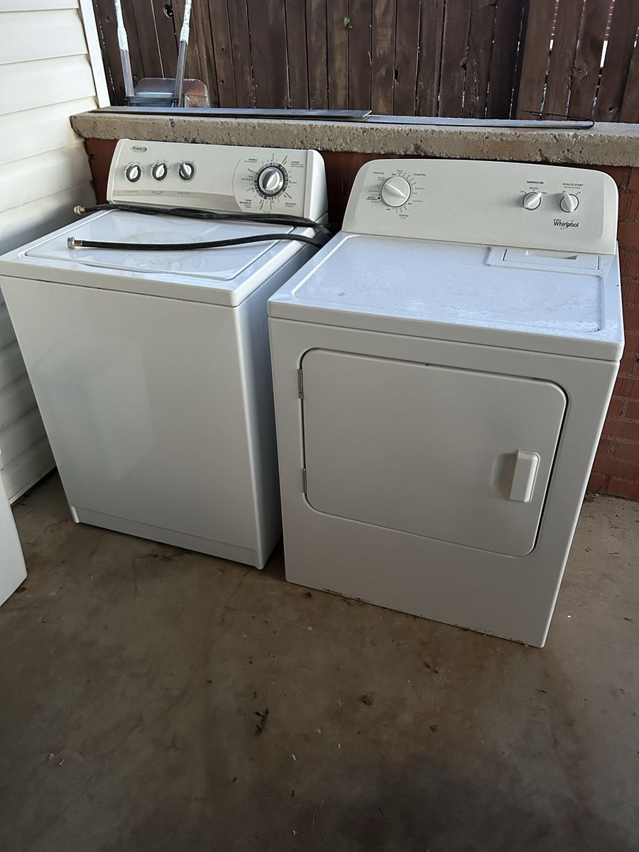 Washer dryer pair - super clean