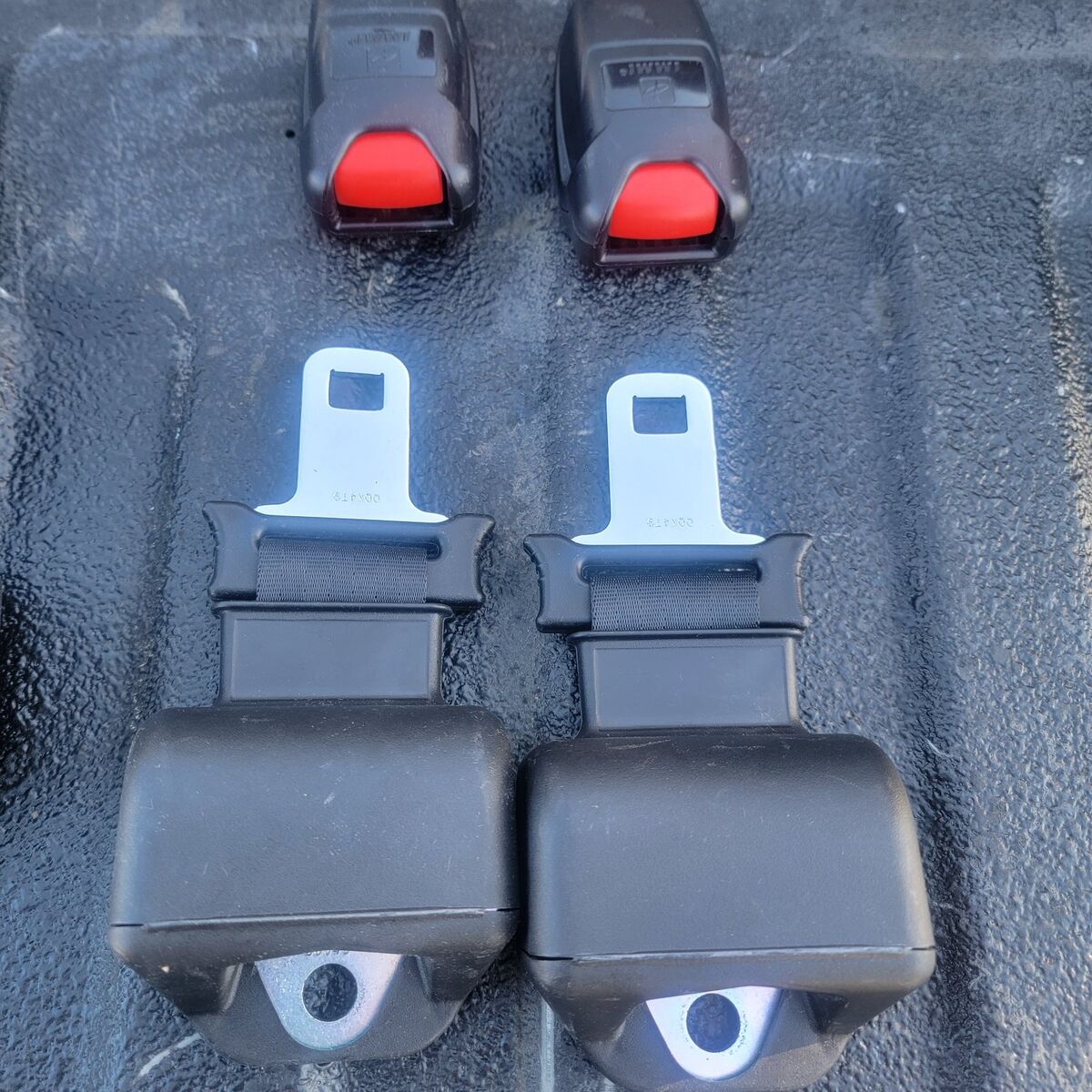 Industrial equipment seatbelts