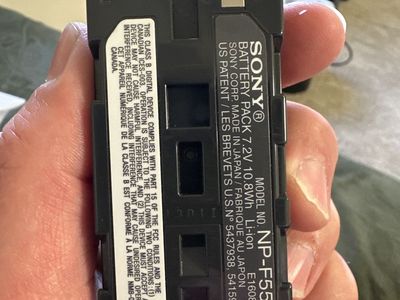 Sony NP-F550 7.2V 10.8Wh Li-ion Camera Battery Pack