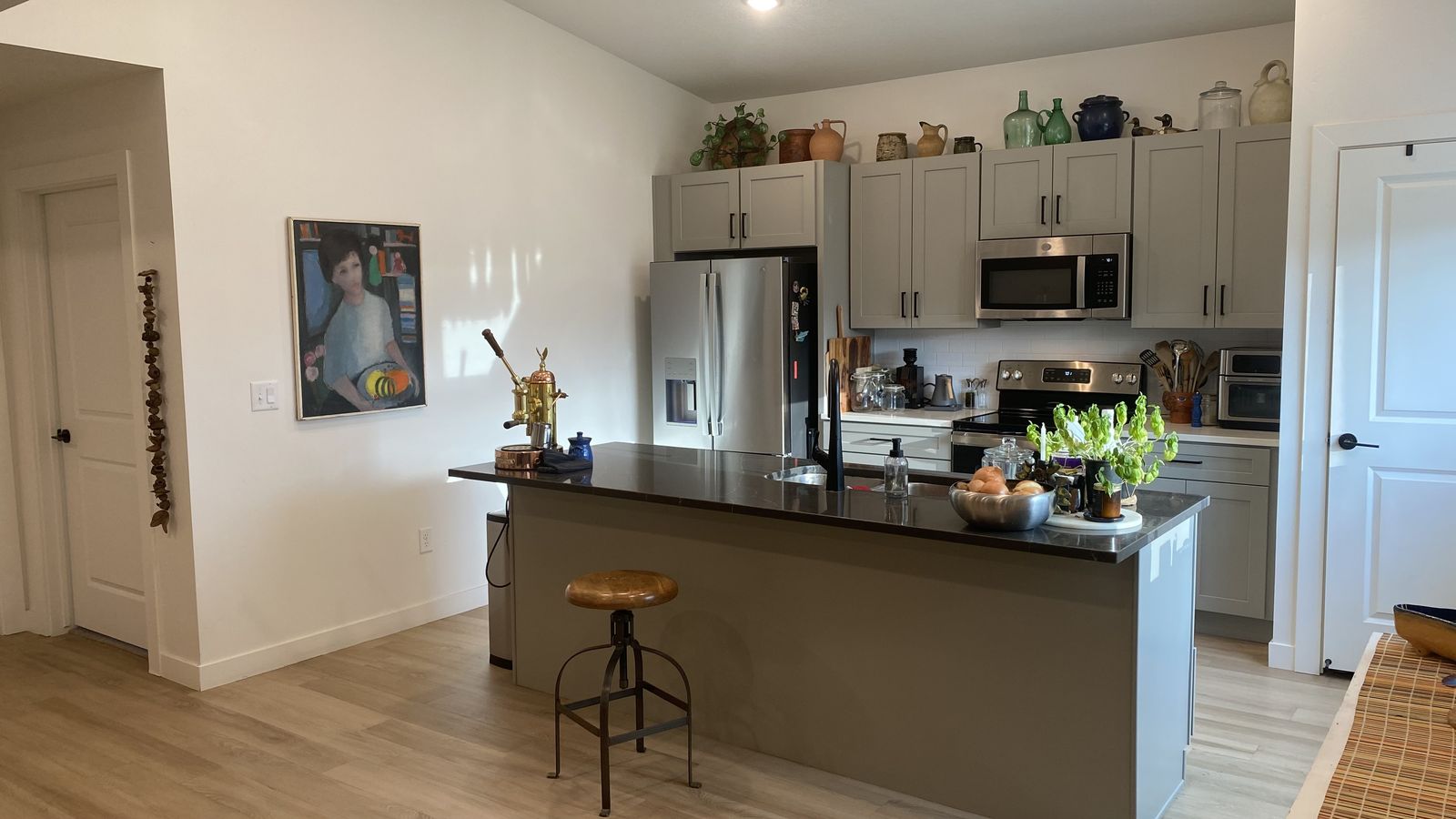 Looking for a room mate