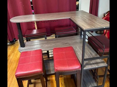 gray Bar w/ 5 stools