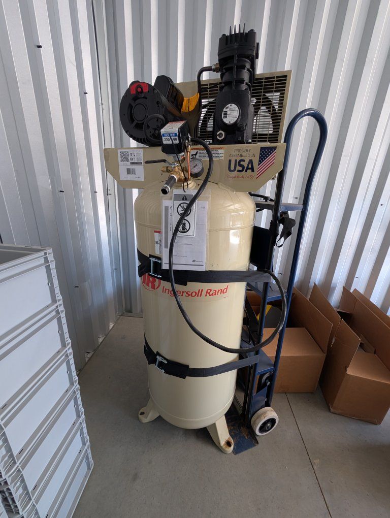 Ingersoll Rand SS3L3 60 Ga Air Compressor and Refrigerated Air Dryer