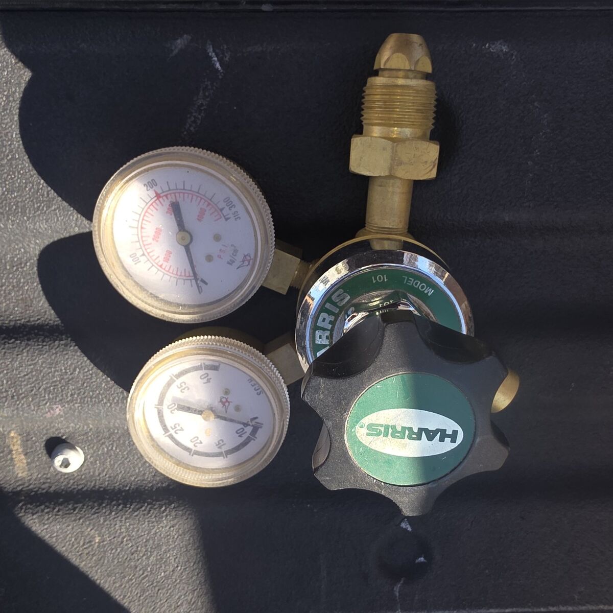 pressure gauge