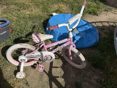 Huffy bike with training wheels
