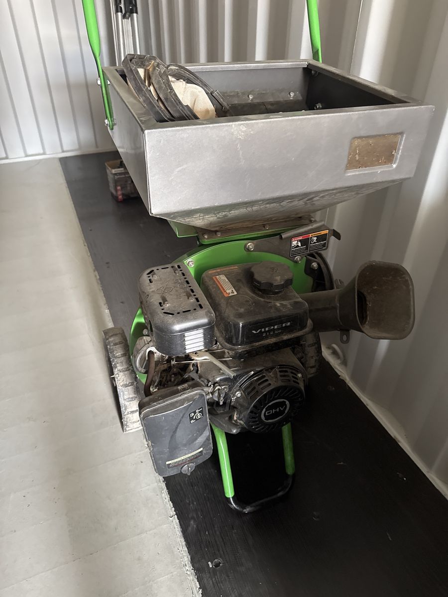Viper 212cc Wood Chipper Shredder with OHV Engine, Heavy-Duty, Green/Black